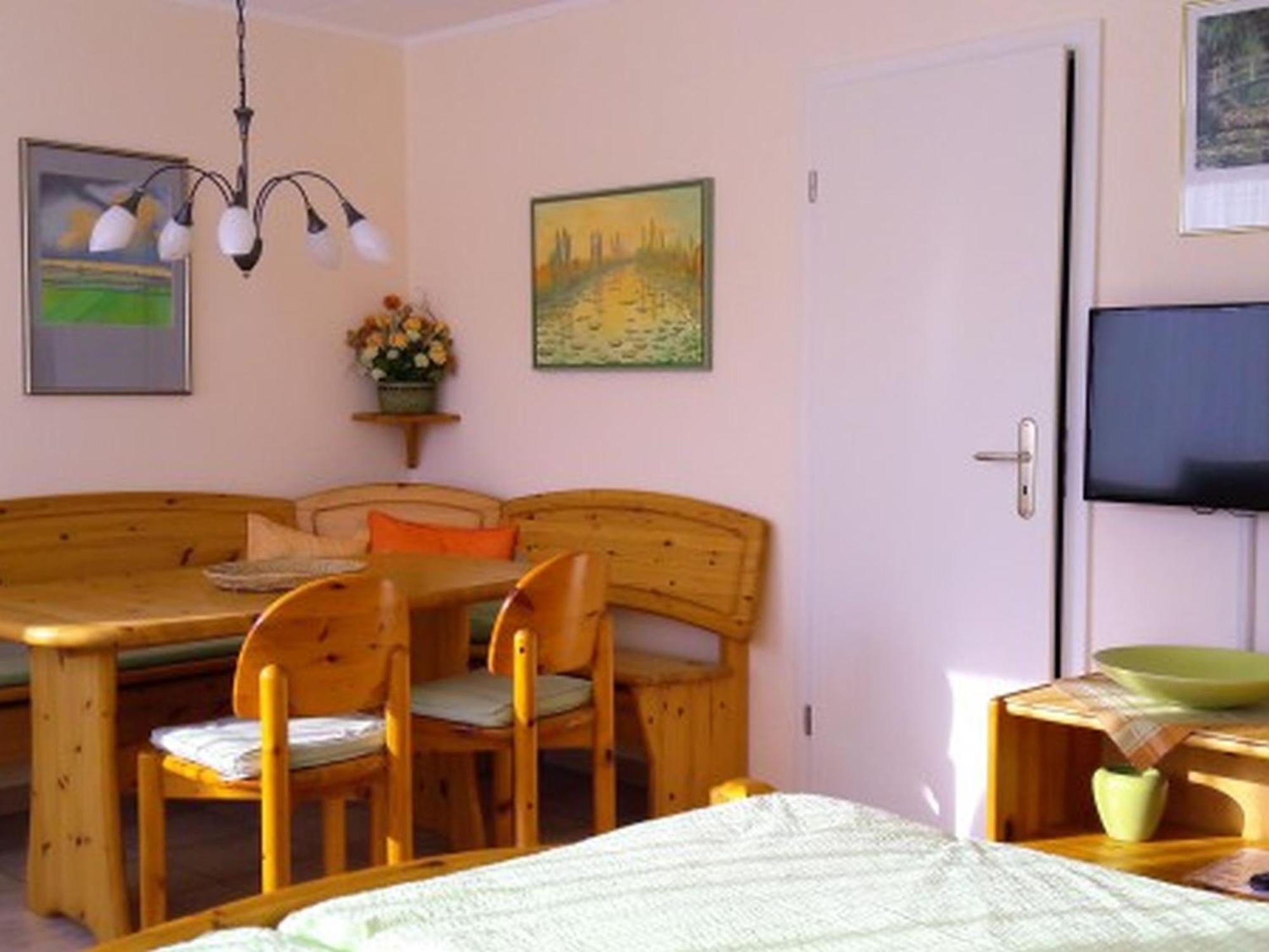 Lotte Und Helmut Klanner Apartamento Daisendorf Exterior foto